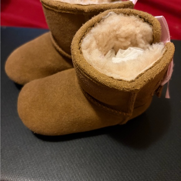 UGG Tan Baby Booties with Cream Lining - Picture 2 of 4